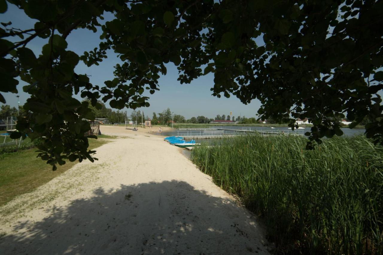 Camping Oaza Blonie Kornik Domki Standard - 3 Pokoje Exteriér fotografie
